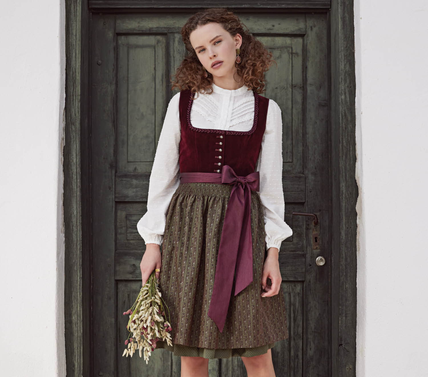 Dirndl laden schweiz shop